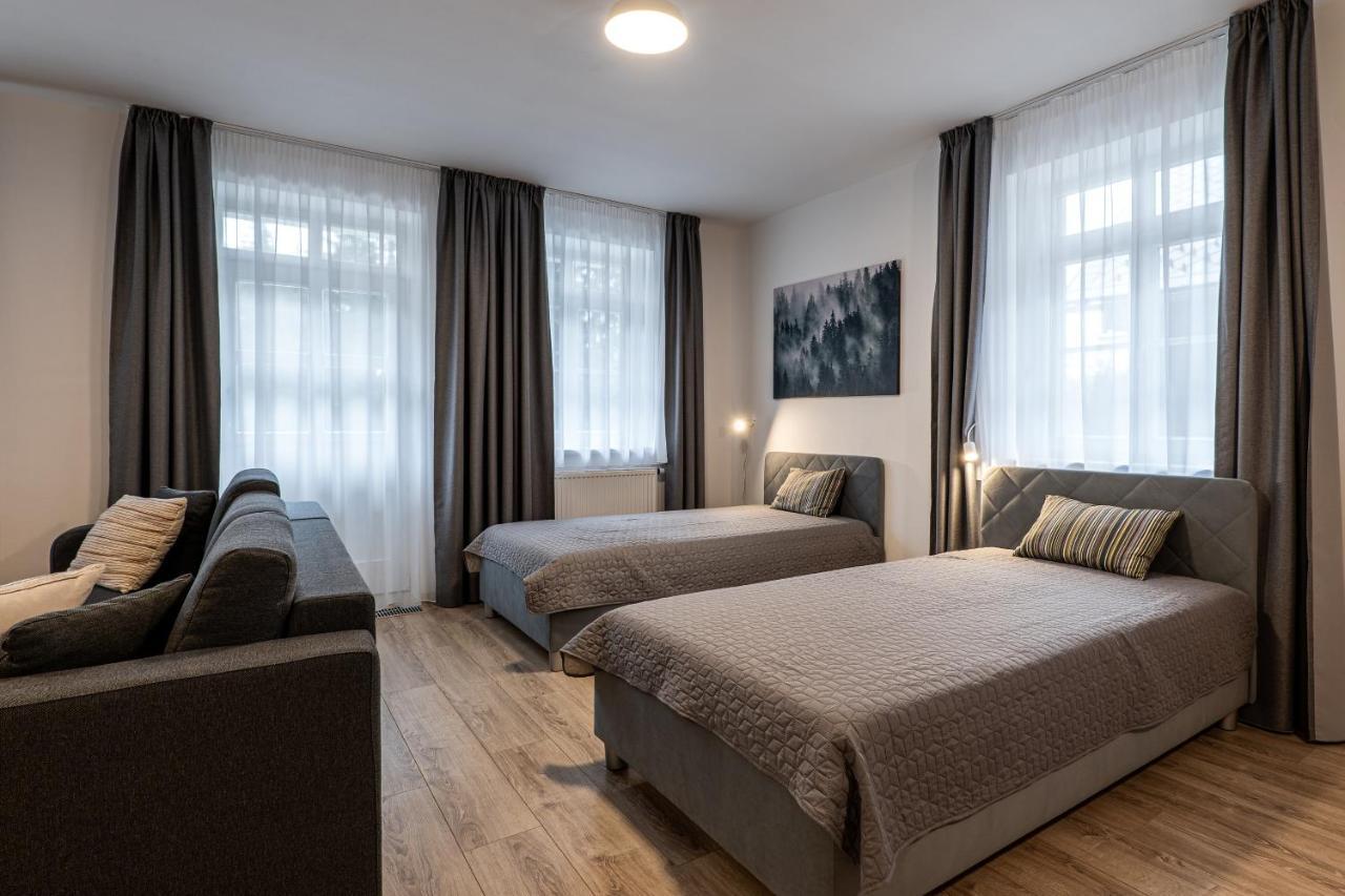 Hubertus Karlova Studanka Lejlighedshotel Eksteriør billede